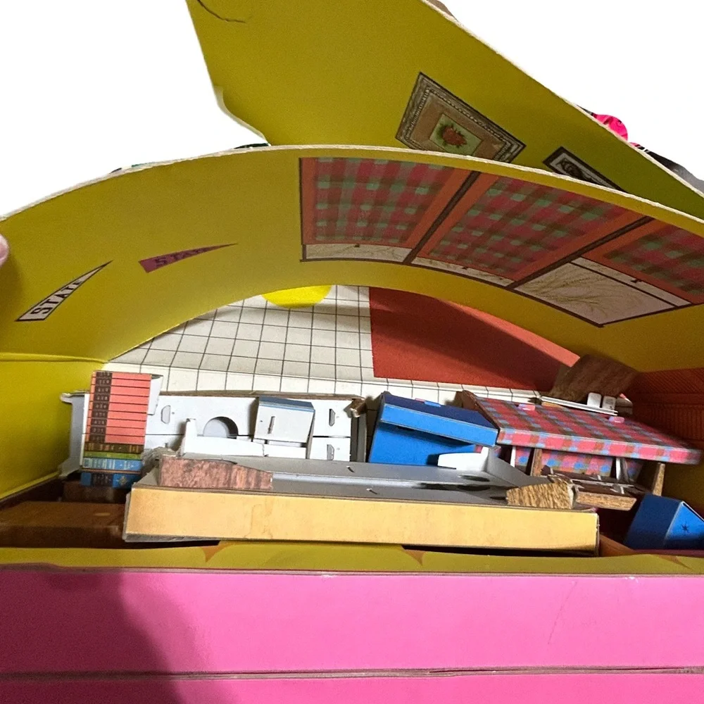 1962 Barbie Dream House - Picture 3 of 3